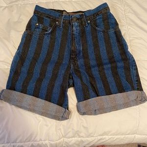 Vintage Levi’s high waisted shorts